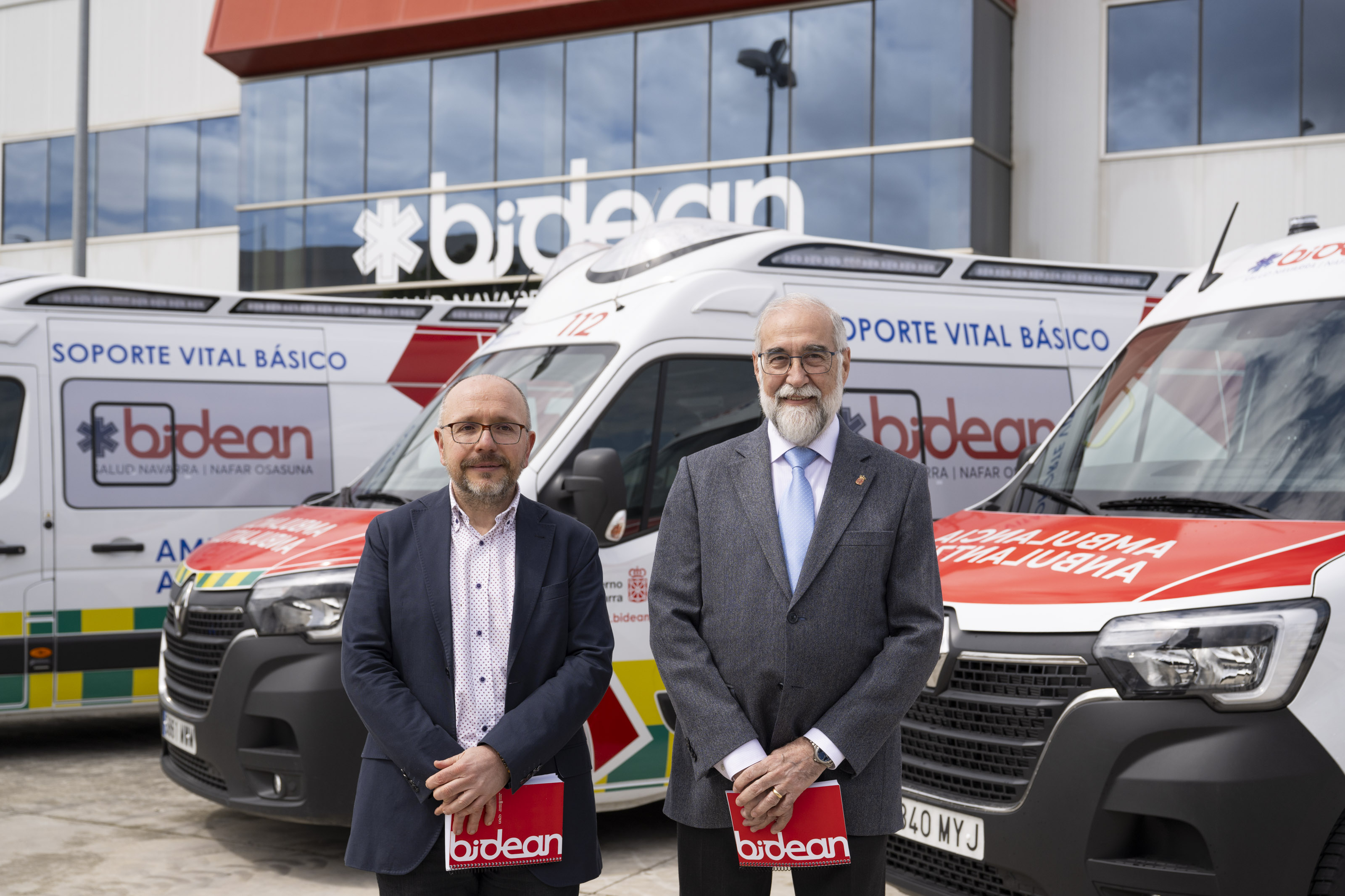 Alberto Lafuente, Bideaneko zuzendari kudeatzailea, eta Fernando Domínguez, Nafarroako Gobernuko Osasun kontseilaria..